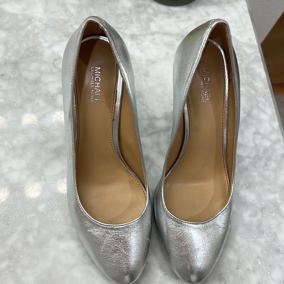 Michael Michael Kors Silver Pumps - Picture 2 of 10